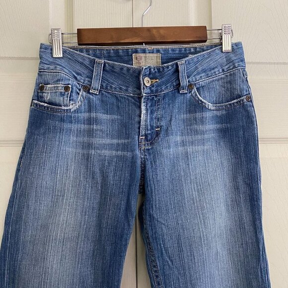 BKE Culture Buckle Women's Medium Light Wash Bootcut Blue Jeans Size 27 33.5 - Picture 5 of 11